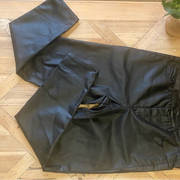 Social Standard by Sanctuary Pants Black Faux Leather Vegan Size 10 EUC - Picture 6 of 7